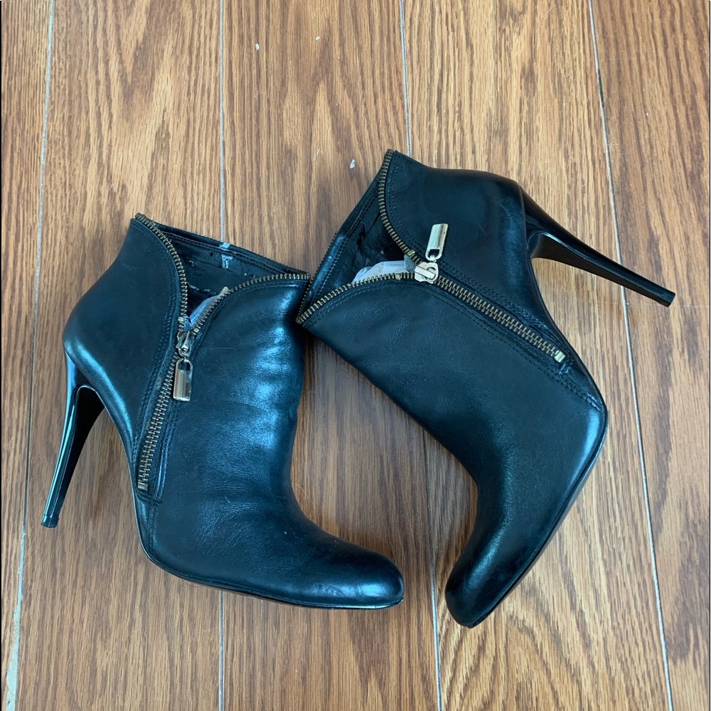 Carlos Santana Black high heeled ankle boots